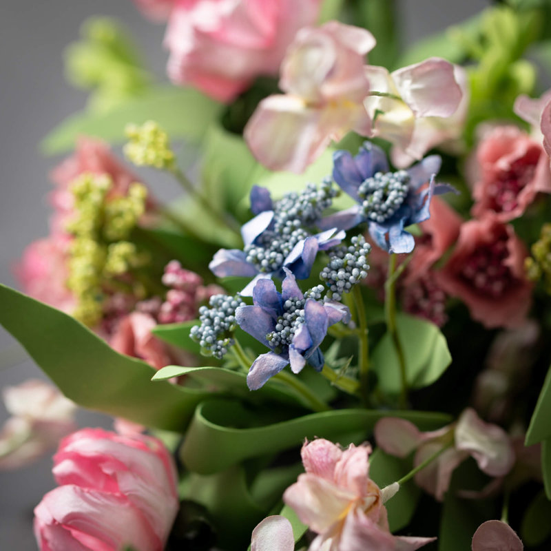 Mini-bougie artificielle à fleurs Rose, L 10,5 po x H 10,5 po x P 3,75 po