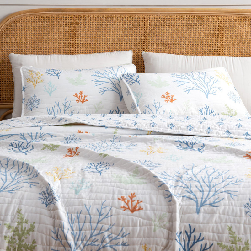 Pastel Coral Coastal Quilt Set with Shams, King Quilt + 2 King Shams