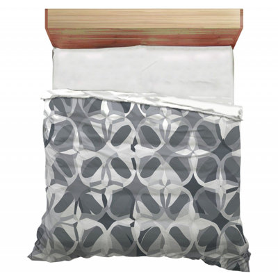 Geometric Pattern Microfiber / Polyester Comforter