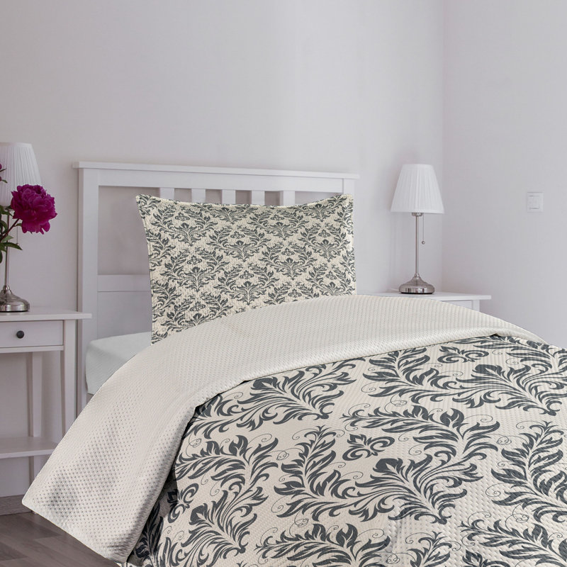 King Size White and Gray Quilted Bedspread Set