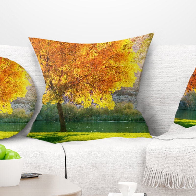 Magnifique coussin d'automne en forêt, 16 po x 16 po, Carré