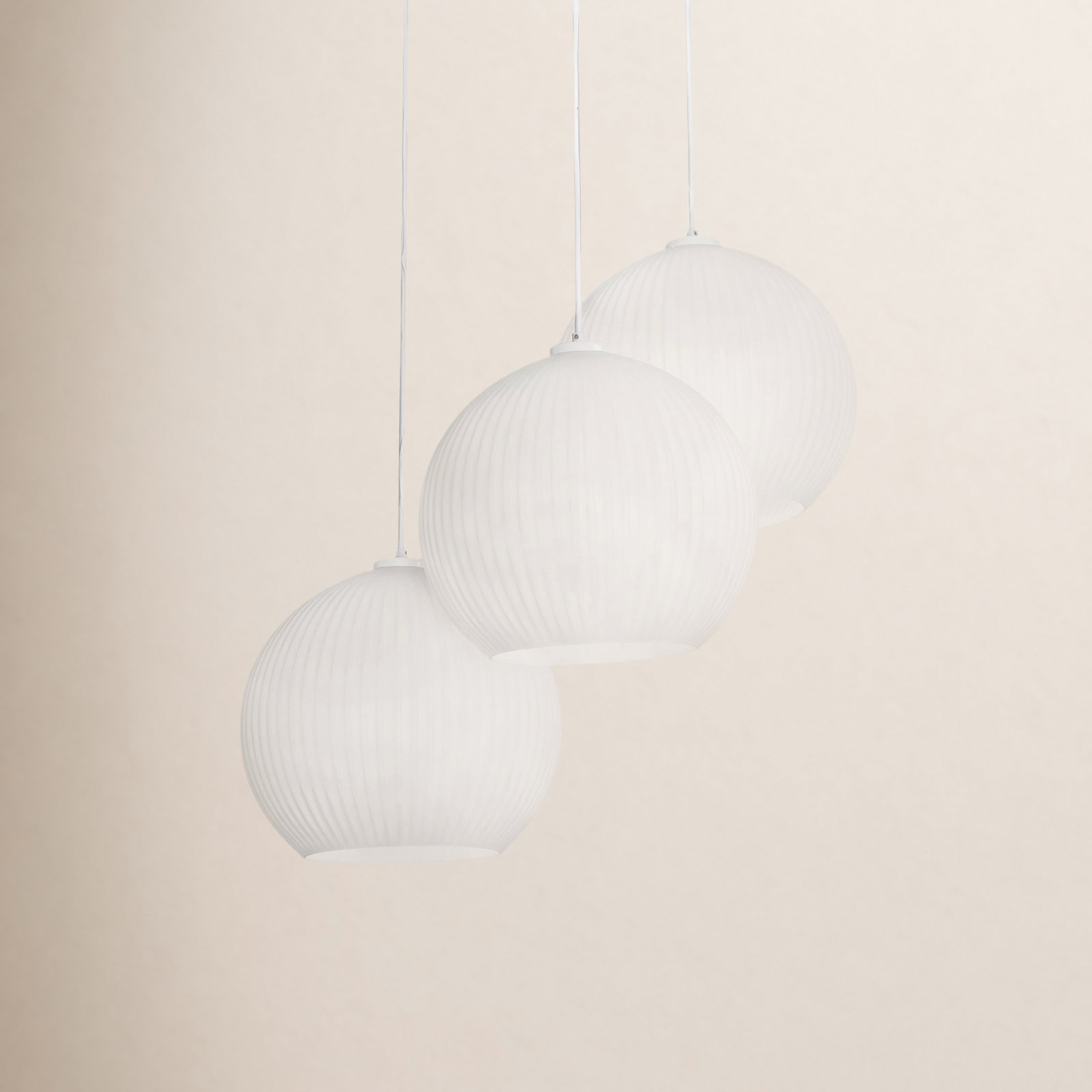 Darus 3 Light Glass Dimmable Pendant