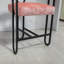Ensemble de 1 tabourets de bar House Hold, tabourets de bar modernes avec dossier, cadres en métal noir, tabourets de bar rembourrés pour îlot de cuisine, pub, club (chenille rose)-1264595385