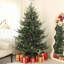 Arbre de Noël artificiel pré-éclairé avec lumières DEL bicolores, conception à charnières, base large, idéale pour les fêtes et la décoration intérieure-574605337