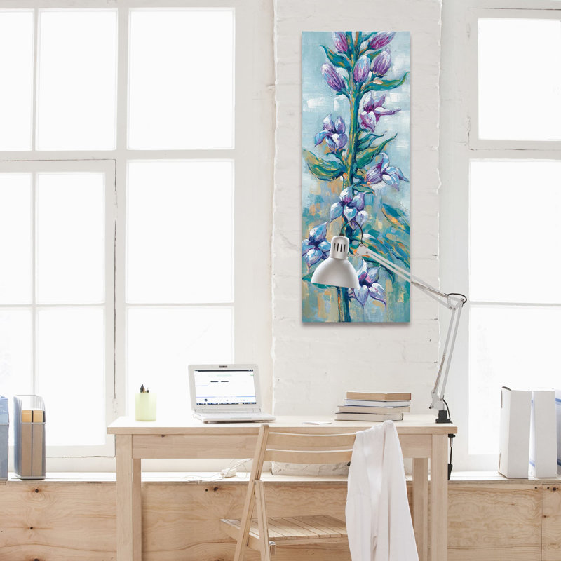 Fleurs mauves: un bouquet de printemps - peinture sur toile tendue, H 48 po x l 16 po x P 1,5 po