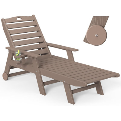 Chaise longue d'extérieur inclinable en PEHD 