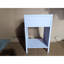 Table de chevet moderne avec tiroir et tablette ouverte, bordure festonnée pour la chambre à coucher, solution de rangement pratique, table de chevet mauve, compact utile