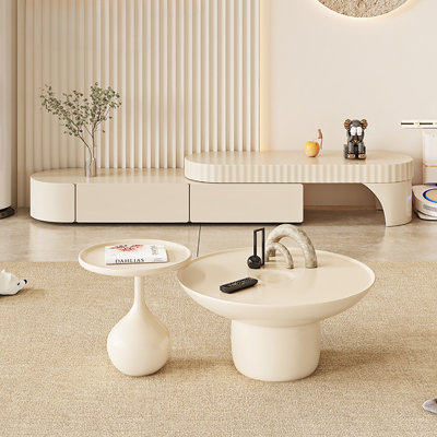 Combinaison meuble télé de style crème avec table basse