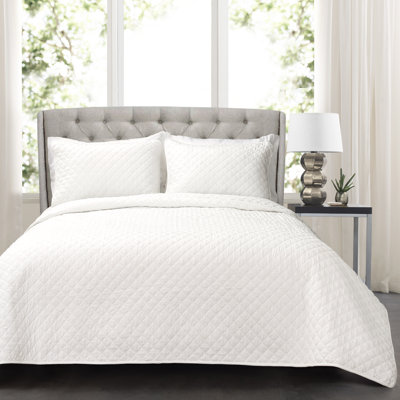 Ava Diamond Standard Cotton Modern & Contemporary Quilt Set