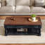 Table basse à plateau relevable rétro avec compartiment inférieur caché pour le rangement dans le salon-129385294