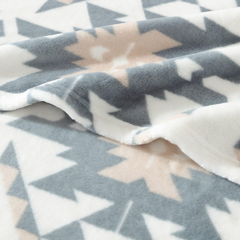 Wrangler Fleece Throw, Dakota Grey Geometric