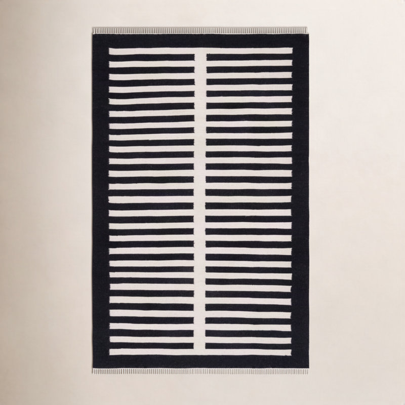 Delia Area Rug in Ivory / Black, Rectangle 6' x 9'