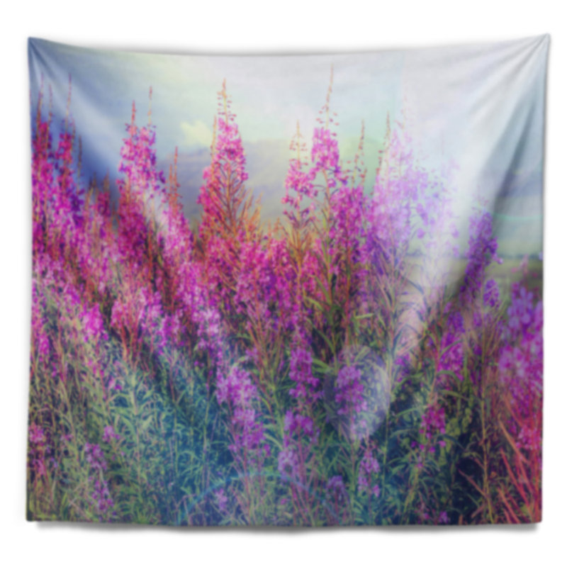 Tapisserie en fleurs mauves, H 78 po x l 92 po