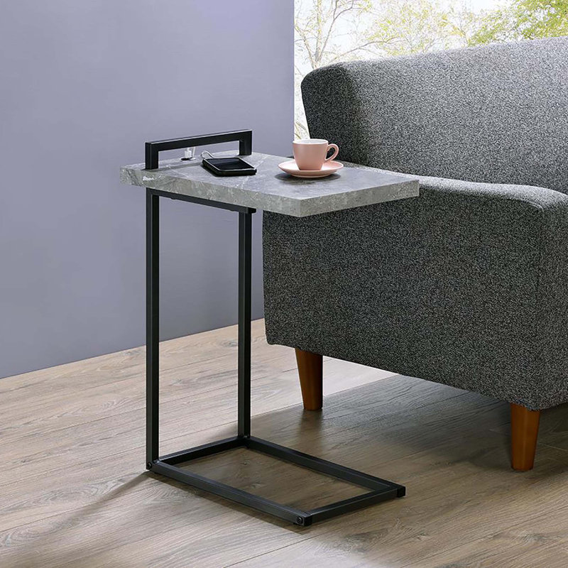 Table d'appoint Maxwell en forme de C avec port de charge USB, Faux-marbre gris, Gunmetal