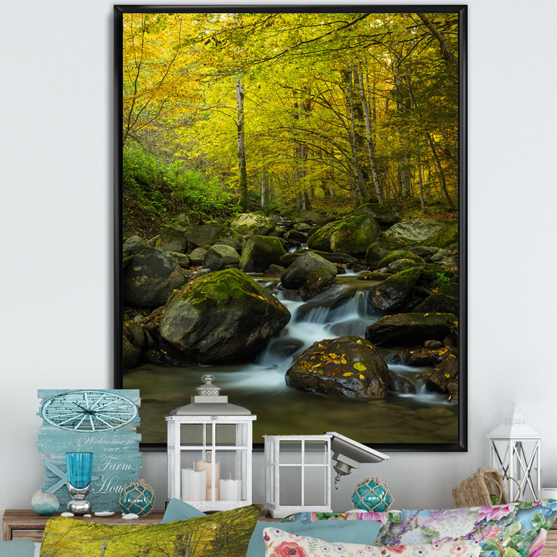 Belle cascade de forêt d'été - décoration murale traditionnelle sur toile, H 34 po x l 44 po x P 1,5 po