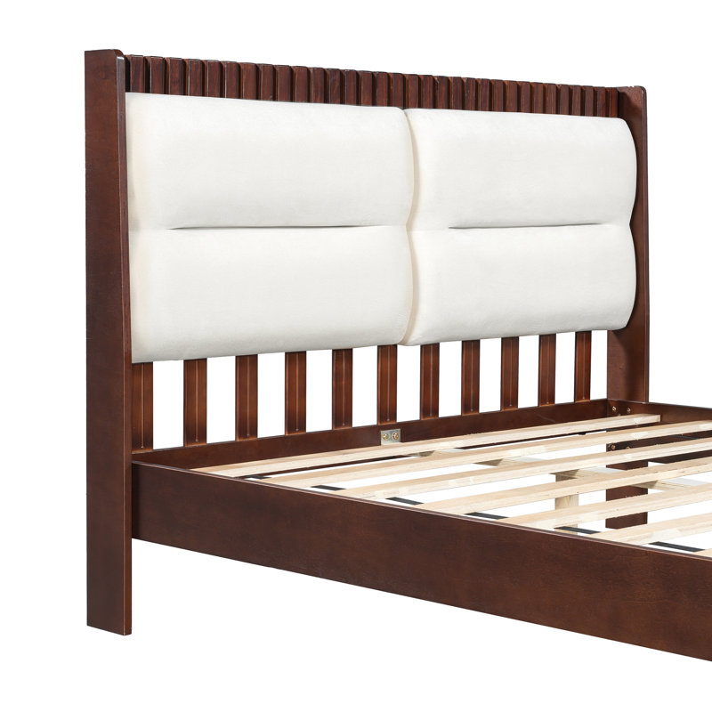 Structure de lit plateforme en bois massif avec tête de lit tapissier en velours beige, espresso et sans sommier tapissier