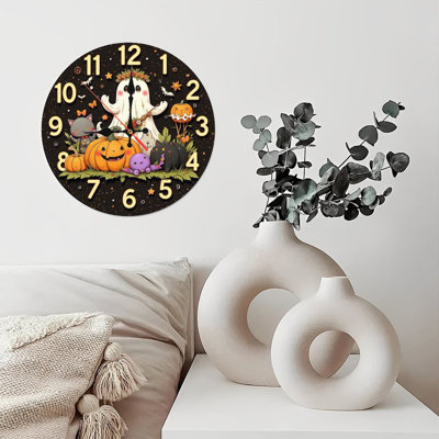 Heureux avec l'horloge