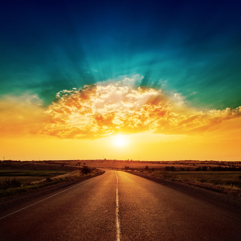 Coucher de soleil et route goudronnée - Photographie sur toile tendue, L 36 po x H 36 po