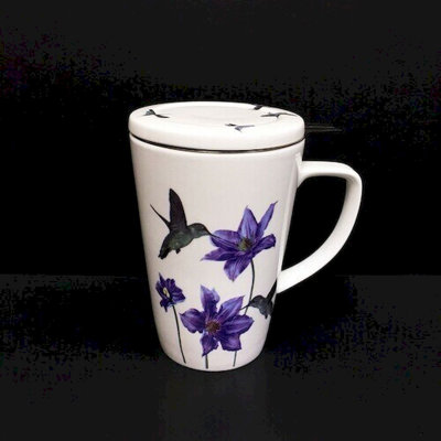 Tasse de colibri à fleurs mauves