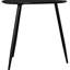Table d'appoint triangulaire moderne en bois massif noir, coins arrondis, idéale pour les espaces de vie contemporains. Trois pieds évasés, compatible avec un fauteuil.