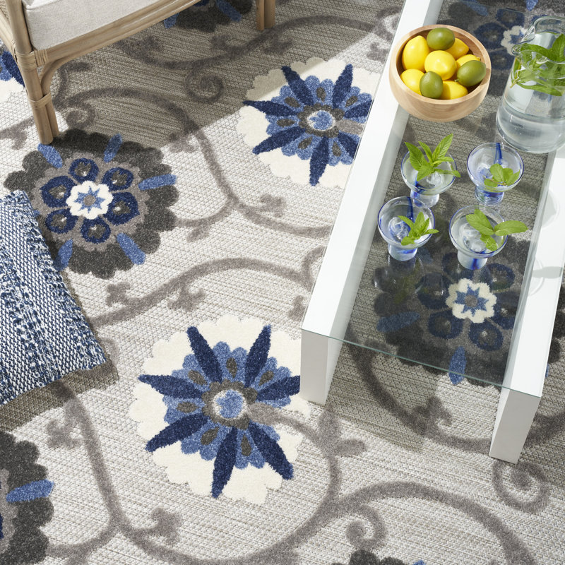 Floral Indoor / Outdoor Rug, Rectangle 7' x 10'