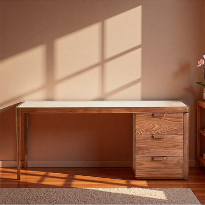 Bureau simple et durable de style italien