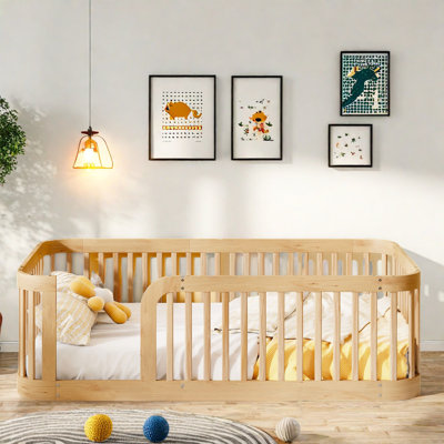 Structure de lit simple en bois avec clôture