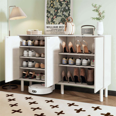 Armoire à chaussures minimaliste avec 5 pieds en bois massif, buffet de style crème avec portes cannelées, grande armoire de rangement à 4 portes avec tablettes réglables pour le salon