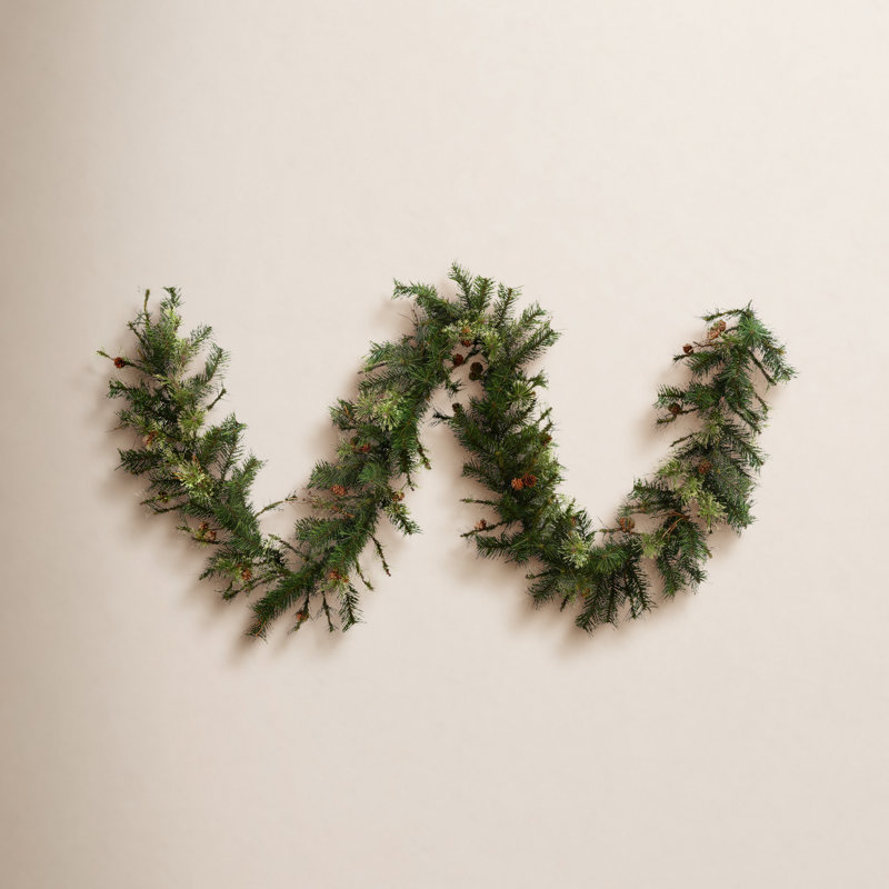 Guirlande de Noël avec pins de campagne artificiels mélangés Galarza, 16 po x 108 po
