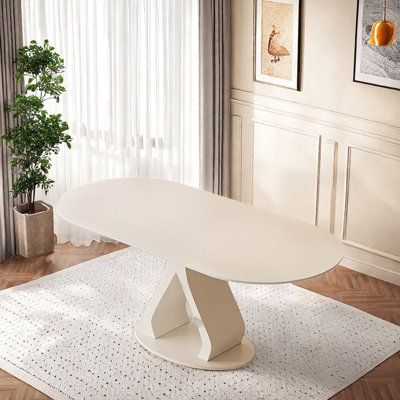 Table de salle à manger crémeuse de style roche innovante