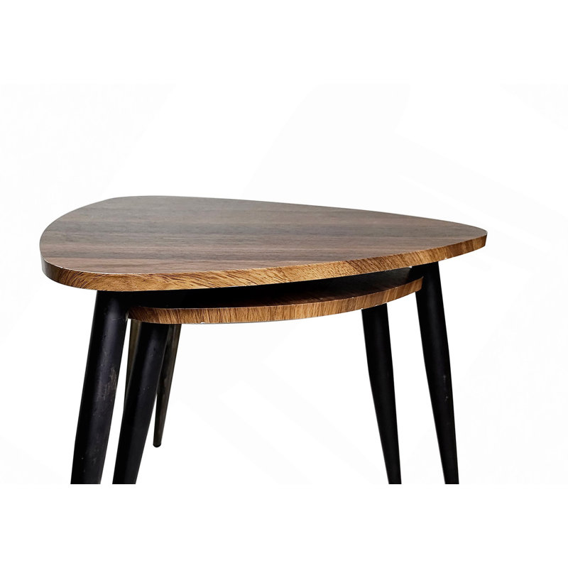 Ensemble de 2 tables gigognes en métal et bois massif avec un design peu encombrant