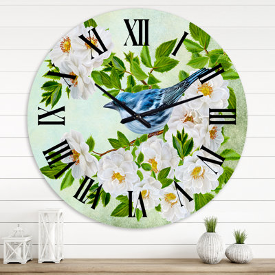 Petit oiseau bleu assis sur une branche de rose blanche - Horloge murale traditionnelle