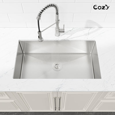 33" L Undermount Single Bowl Stainless Steel Kitchen Sink with Basket Strainer