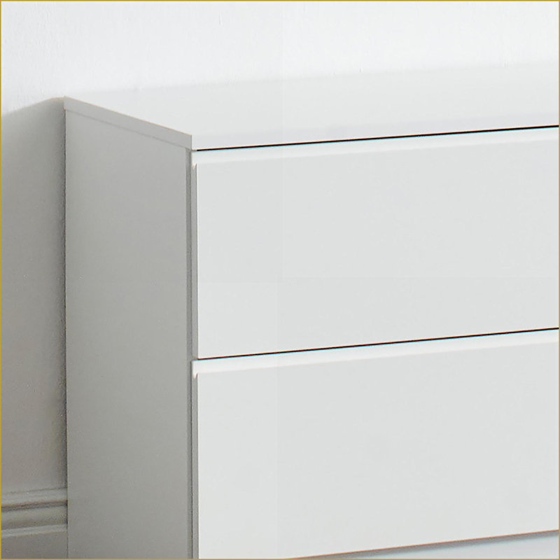 A6AC92D37EAD42E6A932DF88A9580EFC, White