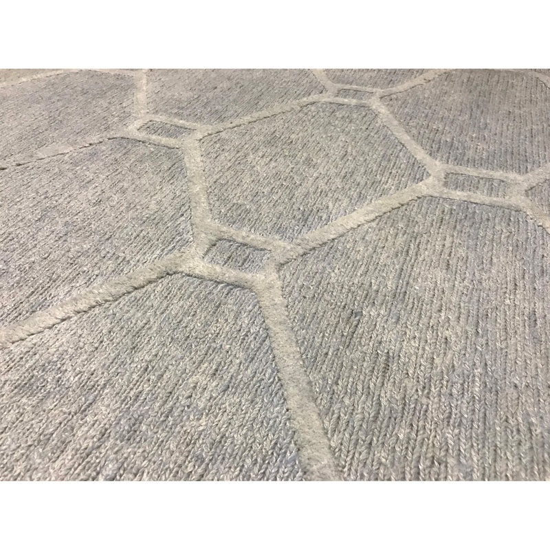 Himalayan Wool Geometric Area Rug in Silver/Beige, Rectangle 6'1" x 8'11"