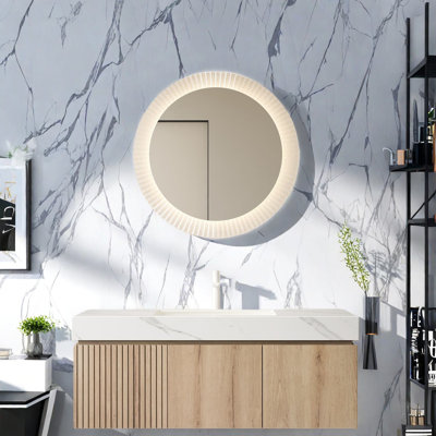 Meuble-lavabo moderne et spacieux avec rangement, pierre blanche de Carrare et meuble-lavabo à grain de bois