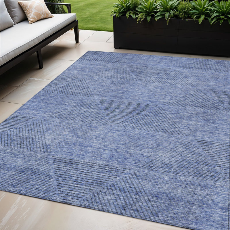 Tapis intérieur / extérieur lavable bleu et bleu ciel HomeRoots 5 pi x 8 pi