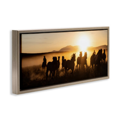 «Cowboy Silhouettes at Sunset», art mural encadré flottant par PHBurchett