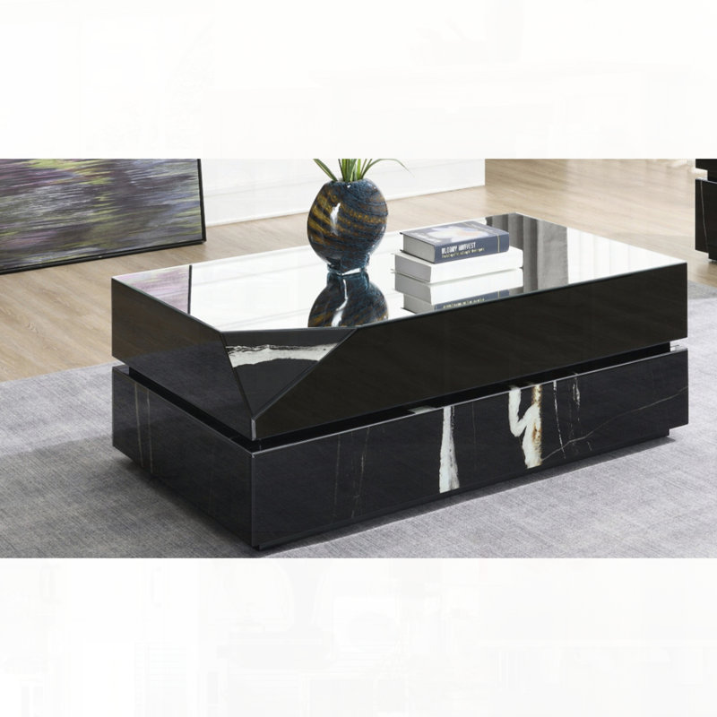 Table basse à finition miroir pour décor contemporain