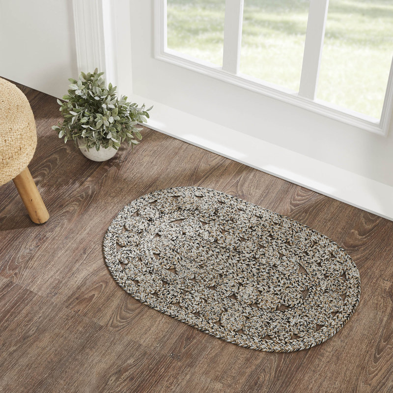 Geometric Indoor / Outdoor Rug, Oval 1'8" x 2'6"