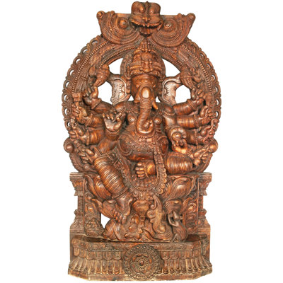 Grand Ganesha à huit bras avec grand Kirtimukha au sommet