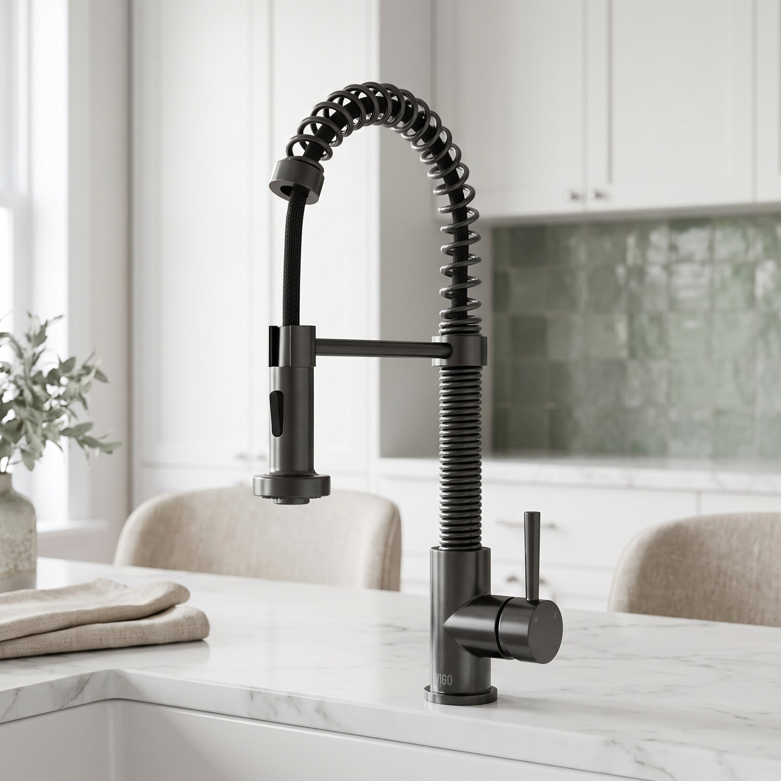 Edison Pull-Down Kitchen Faucet, Matte Black, Without Soap Dispenser