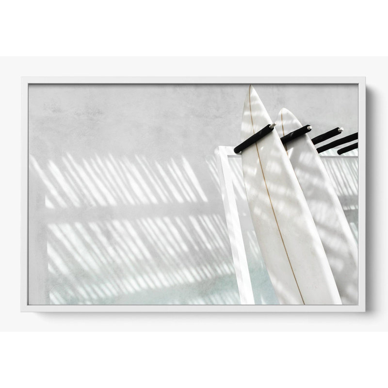«White Shadows», H 20 po x l 26 po, Impression encadrée sans passe-partout, Blanc