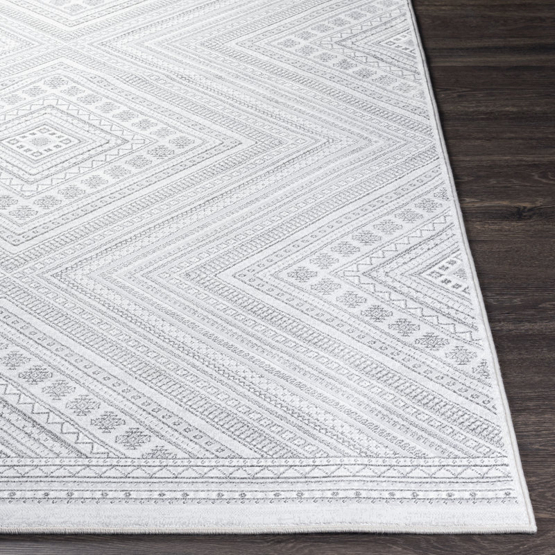 Amee Geometric Indoor Rug, Rectangle 2' x 3'