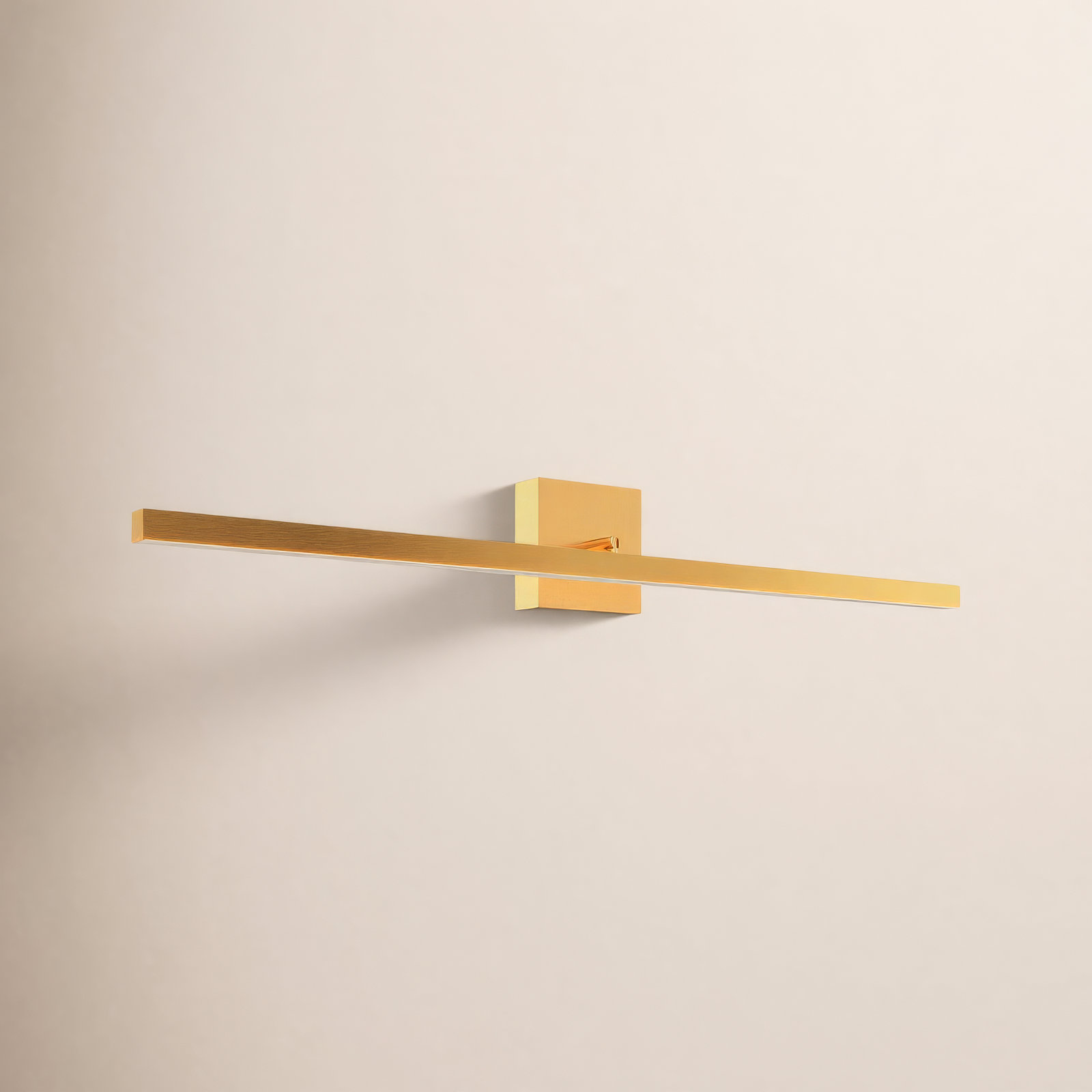Rubie Single Vanity Light, Gold