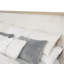 Lit à oreilles Eastern King avec finition en chêne beige, style bord de mer, plateforme, tête de lit tapissier en tissu, lit en peuplier massif et contreplaqué