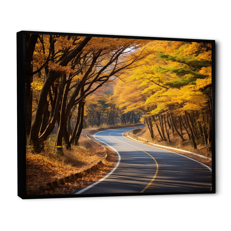 «Golden Road Into The Autumn Forest V» - art mural route, H 30 po x l 40 po x P 1,5 po, Cadre flottant noir