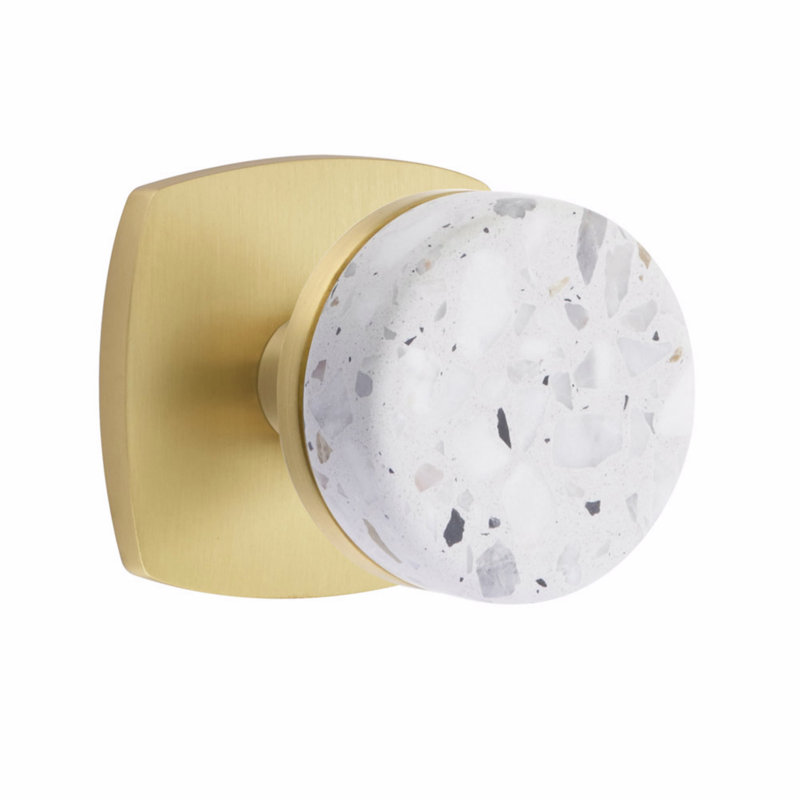 Ensemble de boutons de passage Emtek Select, rosette Urban Modern, tige conique, bouton Terrazzo clair, Laiton satiné