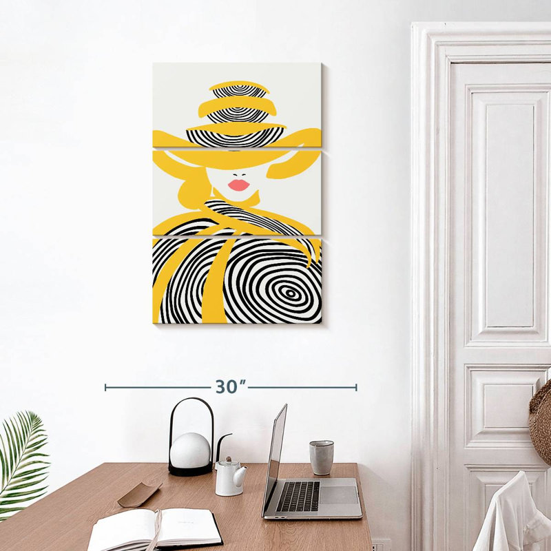 Chic Yellow Lady, H 32 po x l 20 po