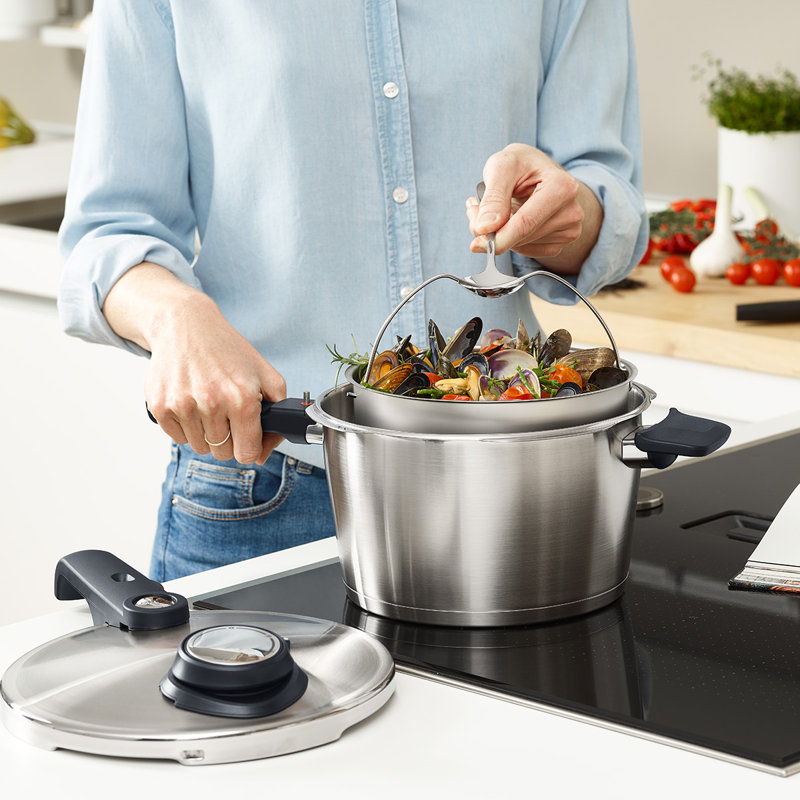 Vitavit® Premium Stovetop Pressure Cooker, 4.8 Qt.